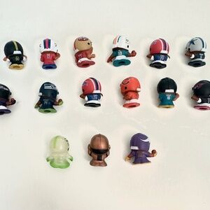 Teenymates 15 football Teenymates NFL Football mini figures Lot of 15